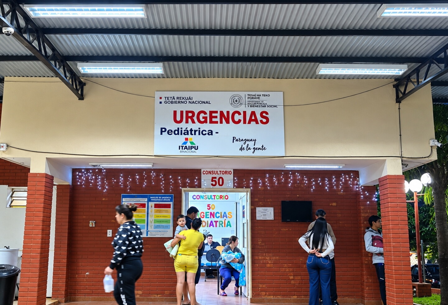 Alertan sobre robos y supuestos gestores en el Hospital Regional_69616005.jpg