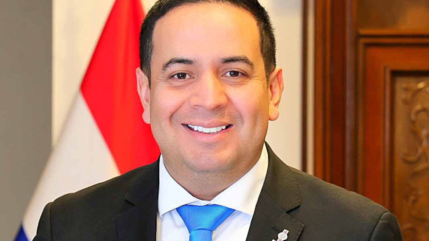 Gobernador aspira a ganar en 100 municipios