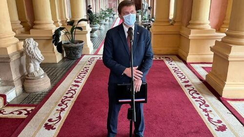 Brunetti en el Palacio.jpg