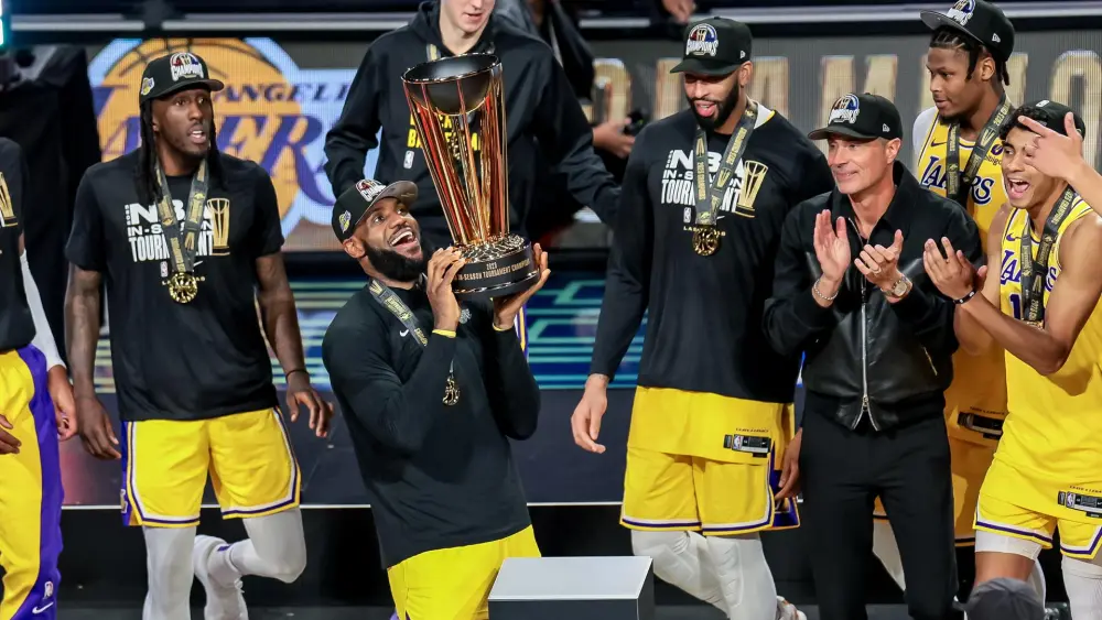 Los Lakers se llevan la primera Copa de la NBA y LeBron agranda su leyenda Los Lakers se llevan la primera Copa de la NBA y LeBron agranda su leyenda