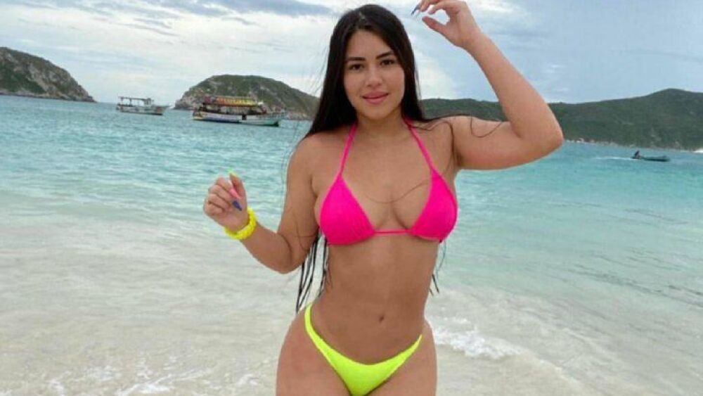 Zuni había publicado un video en donde señalab a que es la pionera en caminar con tacones sobre los empedrados y en usar la frase: “Hola misamores” y esto hizo enojar a Laurys quien en varias ocasiones respondió a la exmodelo.