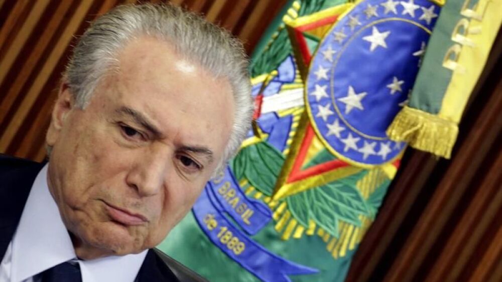 En la imagen un registro del presidente interino de Brasil, Michel Temer, quien cumple este domingo un mes en el poder centrado en superar los múltiples escándalos que han salpicado a su equipo. EFE/Archivo