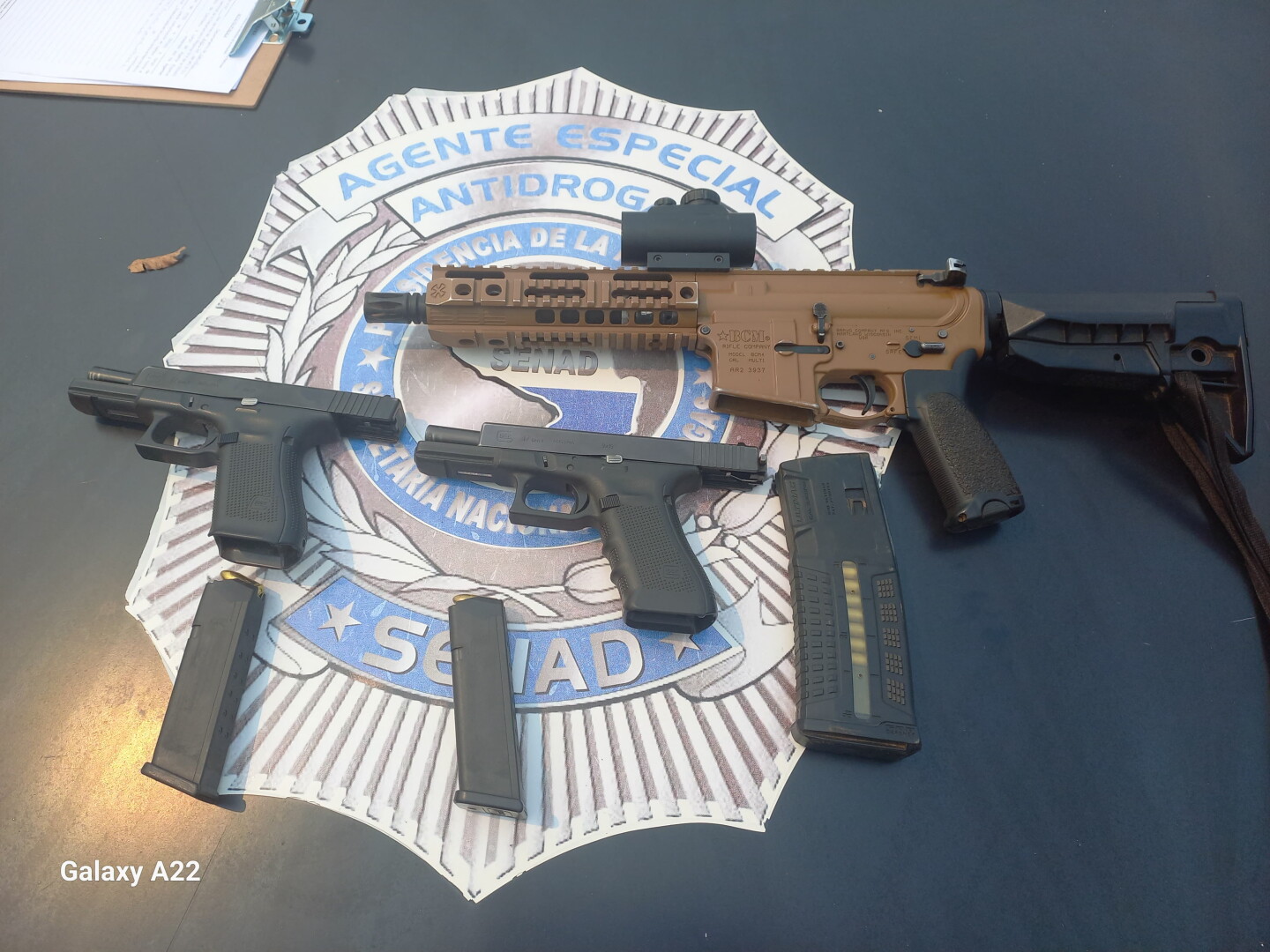 Armas incautadas de Selva Hu.jpg