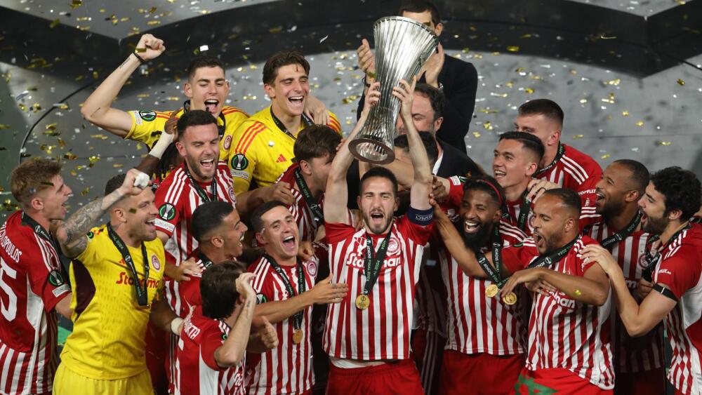 Olympiacos Levanta La Conference League D10 Noticias Del Deporte De olympiacos-levanta-la-conference-league-d10-noticias-del-deporte-de