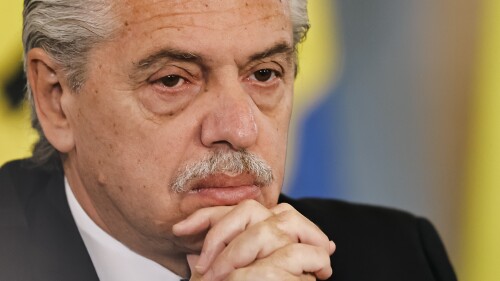 Justicia argentina congela bienes del expresidente Fernández y levanta su secreto bancario