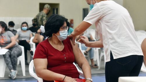 Inmunización. Salud asevera que nadie murió por el solo hecho de haber sido vacunado.