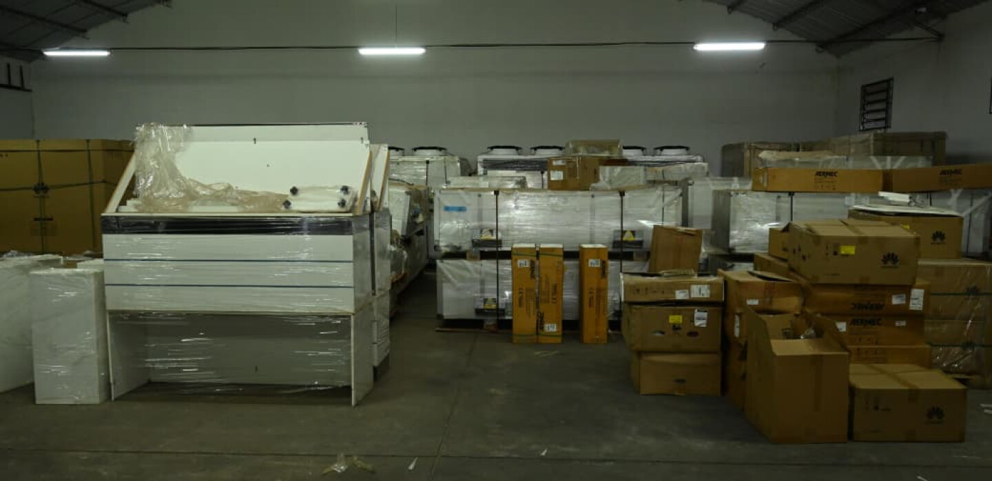 Equipamientos hallados en el depósito de materiales del IPS Central.jpeg