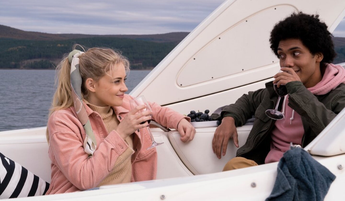 Josephine Langford y Chance Perdomo