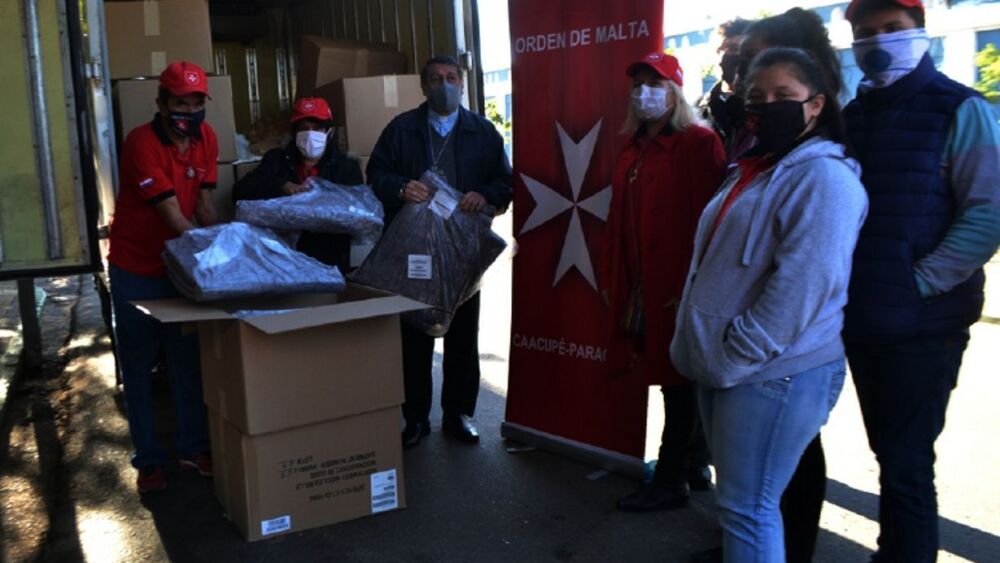 Donación. La Cruz de Malta dio víveres y abrigo al obispado.