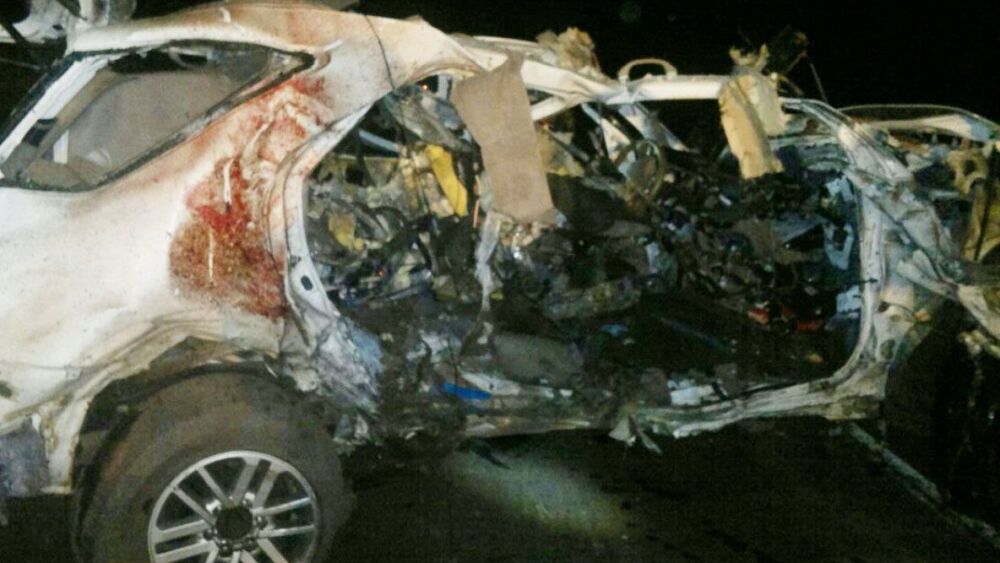 auto incendiado Enrique Piñánez, capitán.jpg