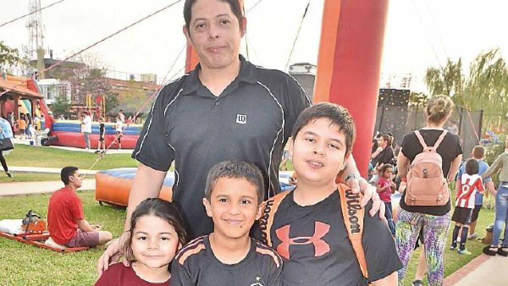 Fernando, Silvana, Agustín y Sebastián Escobar.