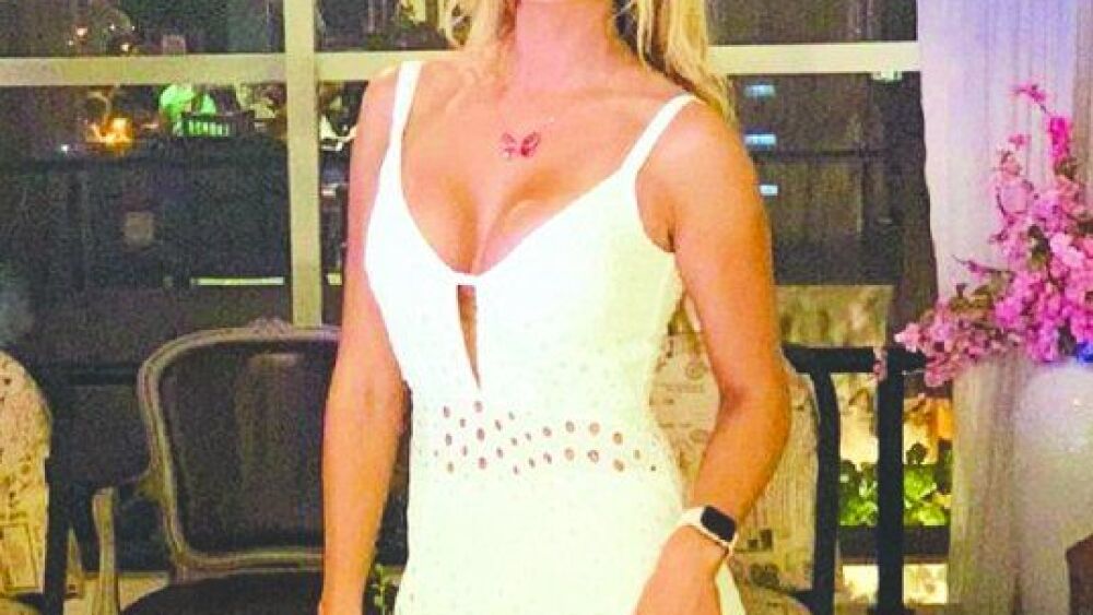 Monserrat se casó con Juancito hace más de 10 años. Se fue a vivir a Alto Paraná, alejándose del modelaje. Tienen dos hijos juntos. Actualmente están separados y por seguridad la jueza solicitó protección policial  para la exmodelo.