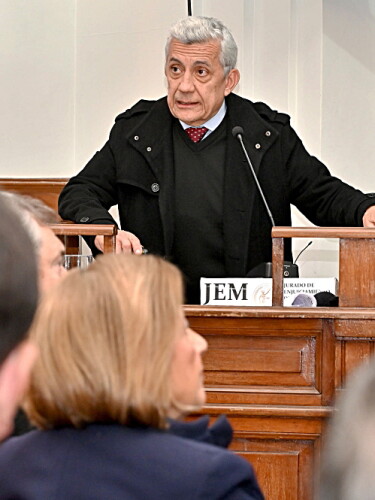 Conferencia. Emilio Camacho, ex convencional JEM.jpg