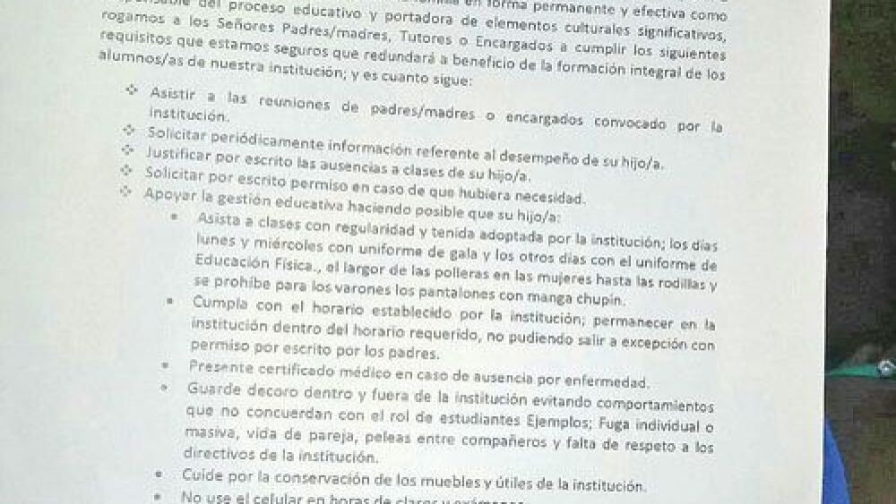 Contrato.  La copia del documento en Juan XXIII generó el disgusto de los padres de Caazapá.