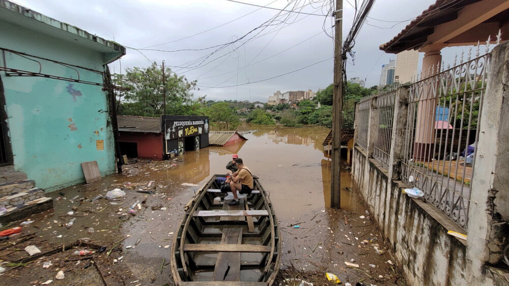 San Rafael intenta mantenerse a flote mientras el agua avanza San Rafael intenta mantenerse a flote mientras el agua avanza