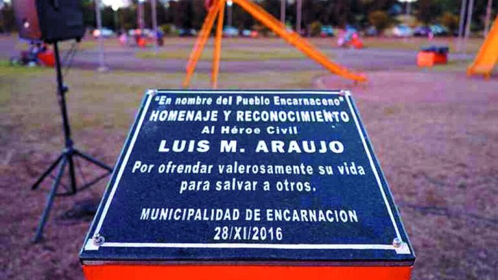 Sus amigos destacaron que siempre ayudaba sin importar que hubiera peligro.