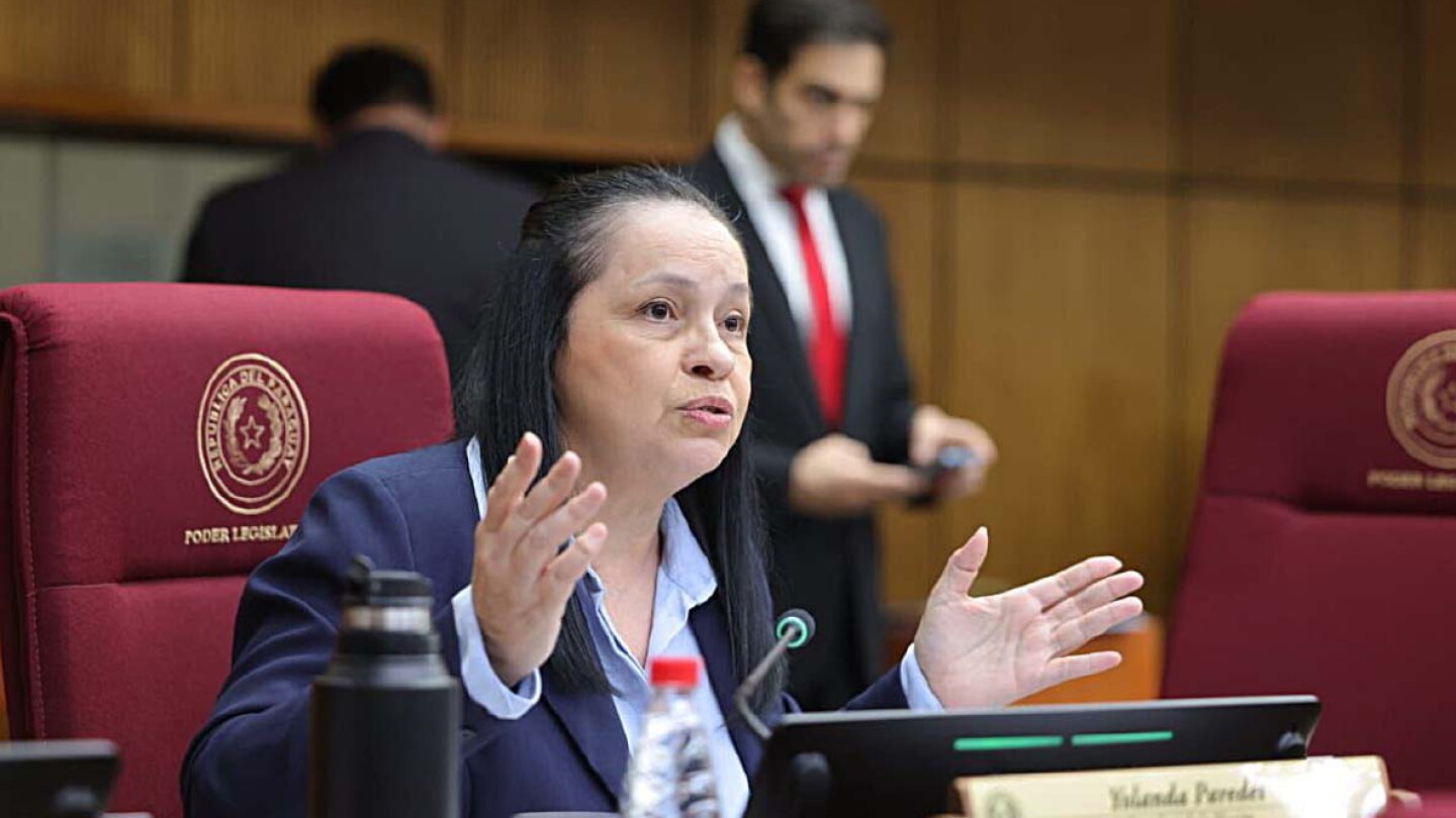 Yolanda Paredes se postula para la presidencia en 2028