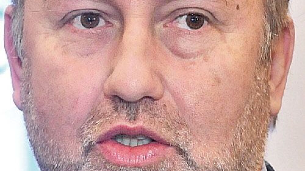 Benigno López,   ministro.