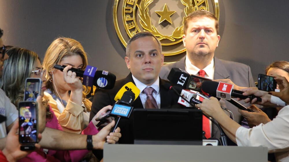 Contralor General Camilo Benítez y Patrick Kemper.jpg