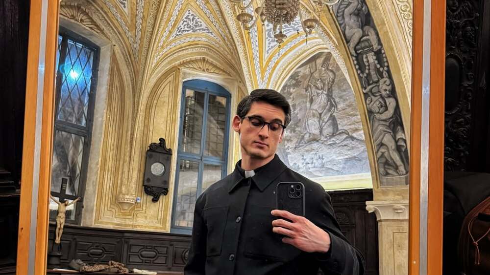 Un cura influencer italiano deja el sacerdocio entre críticas por sus videos fitness Un cura influencer italiano deja el sacerdocio entre críticas por sus videos fitness