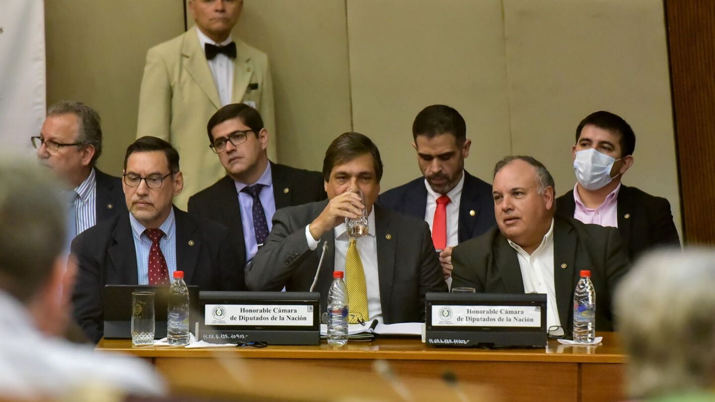 Fenece plazo para la censura al titular de IPS, Vicente Bataglia ...