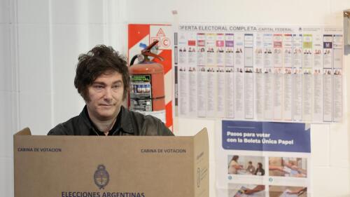 Milei vota en las legislativas de Argentina, primer gran test electoral para su Gobierno