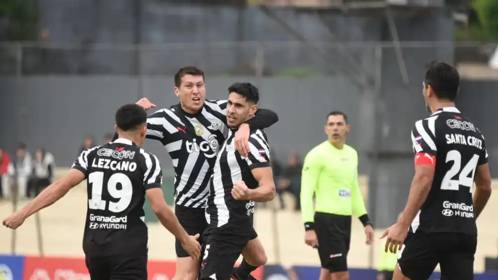 Libertad gana y sigue soñando con el título Libertad gana y sigue soñando con el título