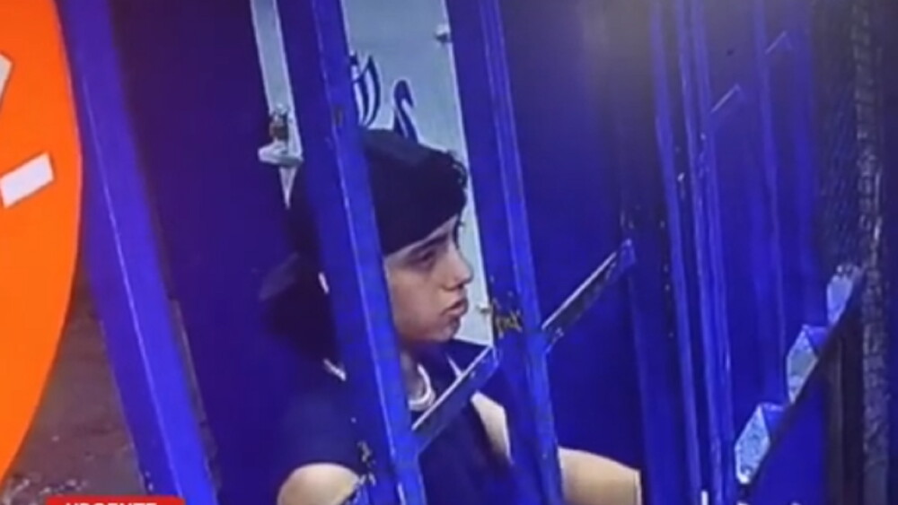 joven en una bodega.jpg