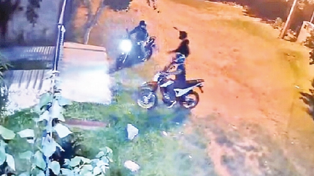Refilon Motochorros llevan su moto y le dan un disparo de refilón - Última Hora ...